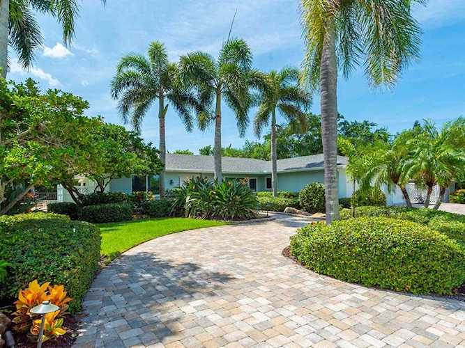 3804 Cutlass Bayou Ln Nokomis, FL 34275