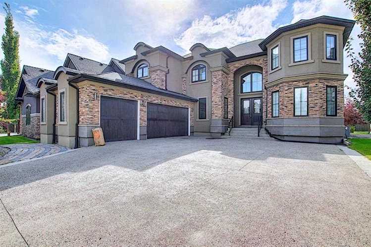 36 Aspen Ridge Manor SW Calgary, AB T3H 0T4