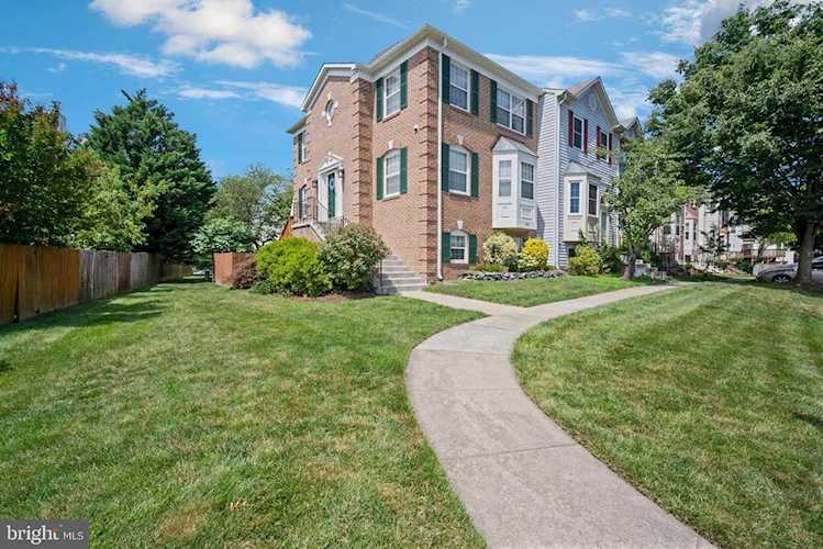 6112 Grogans Ct Centreville, VA 20121