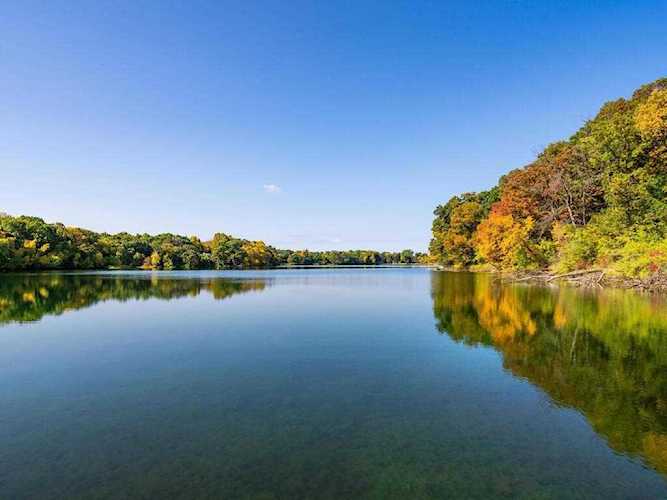25 Sunny Side Lane Sunfish Lake, MN 55118
