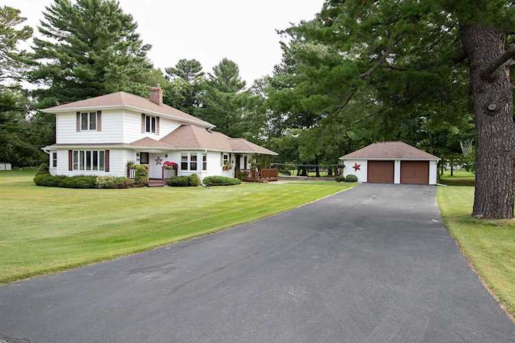 204 Emmonsville Road Hatley, WI 54440