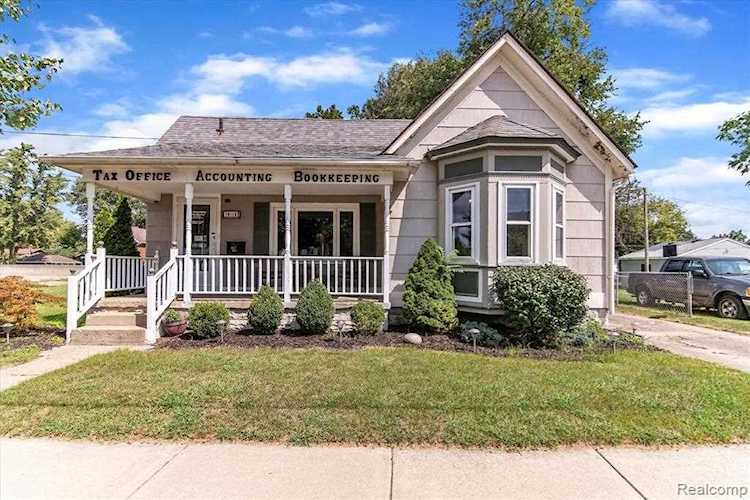 19115 Huron River Dr Huron Twp, MI 48164