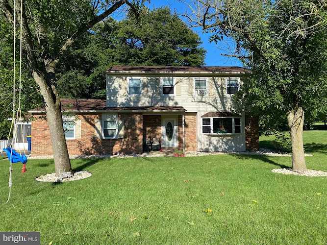 2 Onyx Ct Wilmington, DE 19810