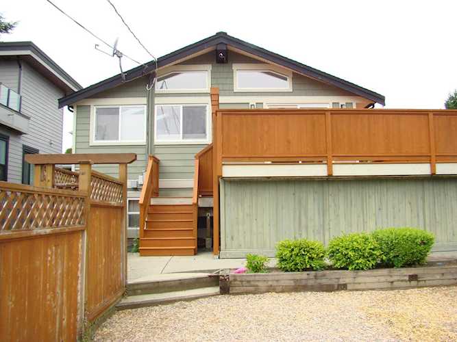 1295 Kent Street Surrey, BC V4B 4T6