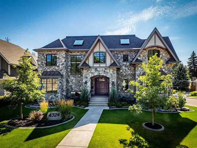 4324 Anne Ave SW Calgary, AB T2S 1L9