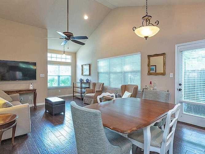 1715 Karen Ave #A Austin, TX 78757