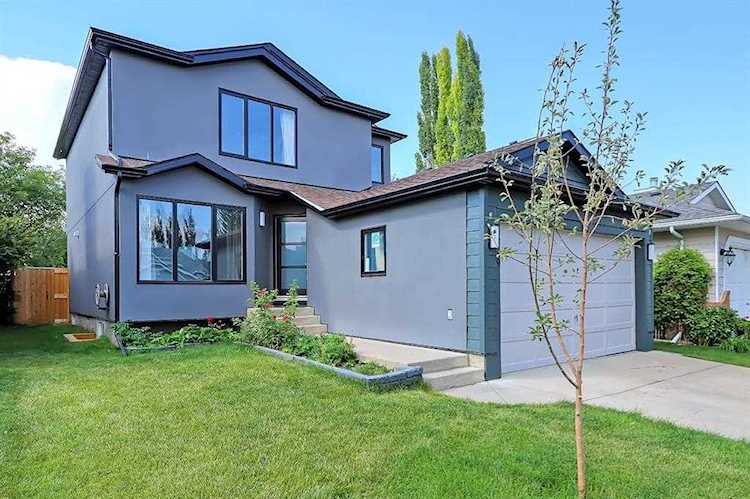 419 Shawbrooke Circle SW Calgary, AB T2Y 2Z8