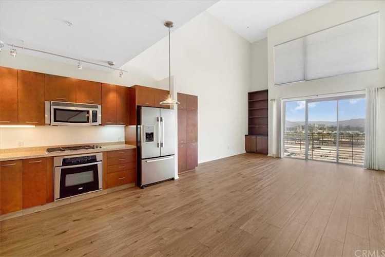 250 N First St #407 Burbank, CA 91502