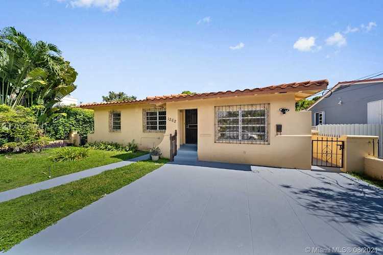 1262 SW 15th St Miami, FL 33145