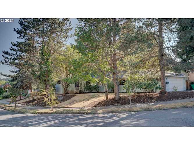 6437 SW Loop Dr Portland, OR 97221