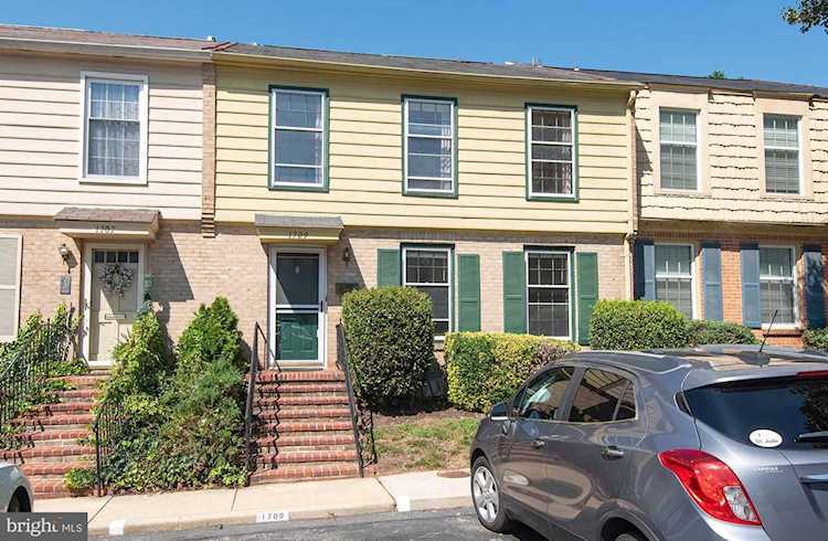 1709 Dana St Crofton, MD 21114