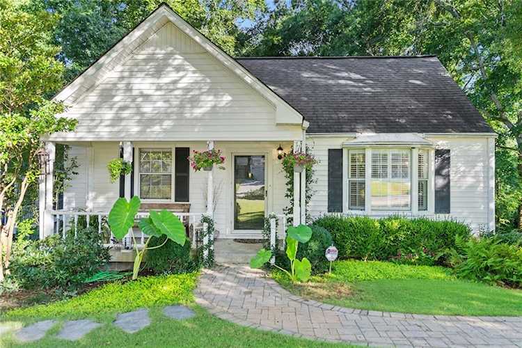 3406 Keswick Dr Chamblee, GA 30341 | MLS 6916312 Photo 1