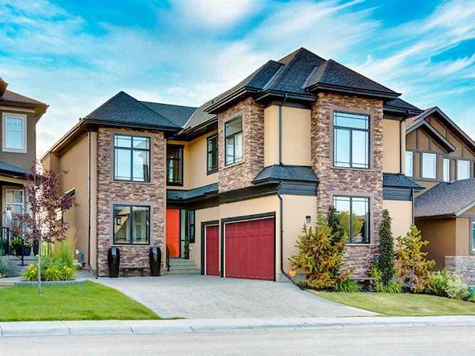53 Rockyvale Green NW Calgary, AB T3G 0E3