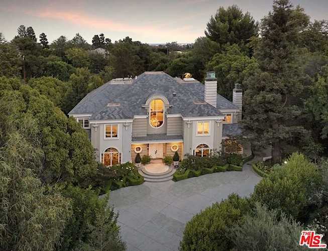 100 S Mapleton Dr Los Angeles, CA 90024