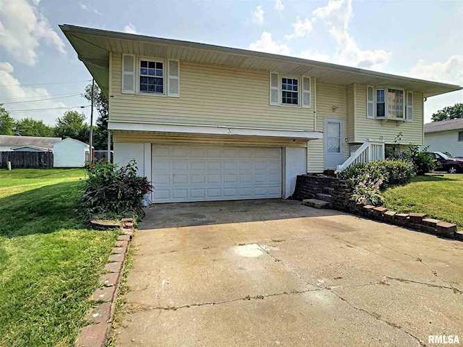 3 Sunny Hill Ln Orion, IL 61273