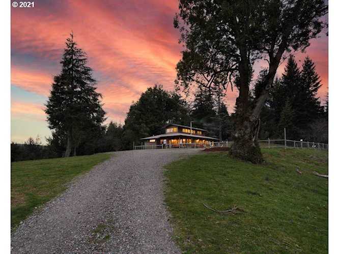 91671 North Bank Ln Coquille, OR 97423