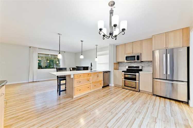 4323 Bowness Rd NW Calgary, AB T3B 0A5