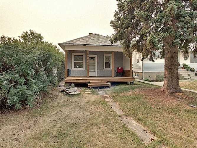 6043 18A St SE Calgary, AB T2C 0M5