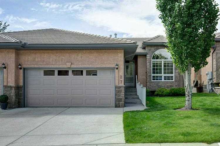 27 Shannon Estates Terrace SW Calgary, AB T2Y 4C3