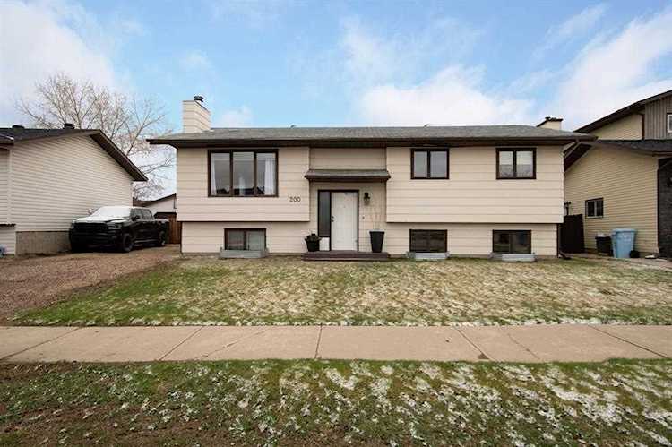 200 Blanchett Rd Fort Mcmurray, AB T9K 2H2