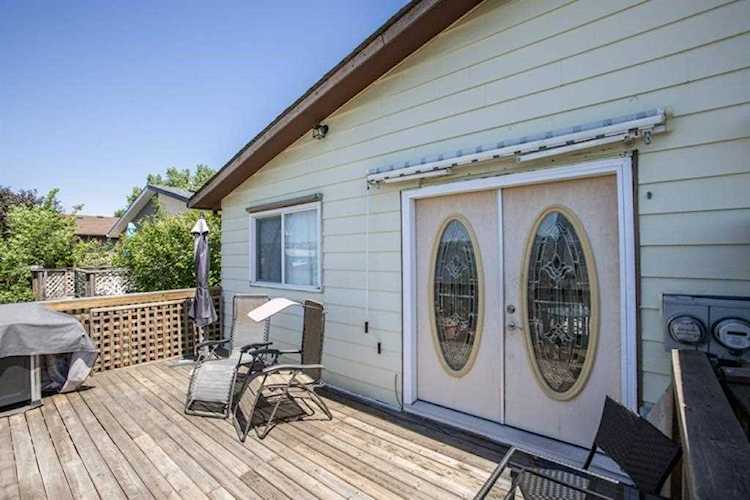 3121 49 St SW Calgary, AB T3E 6P8