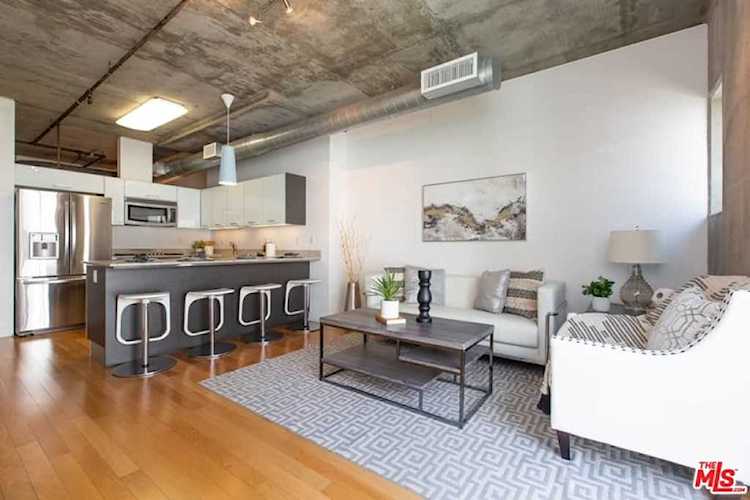 645 W 9th St #405 Los Angeles, CA 90015