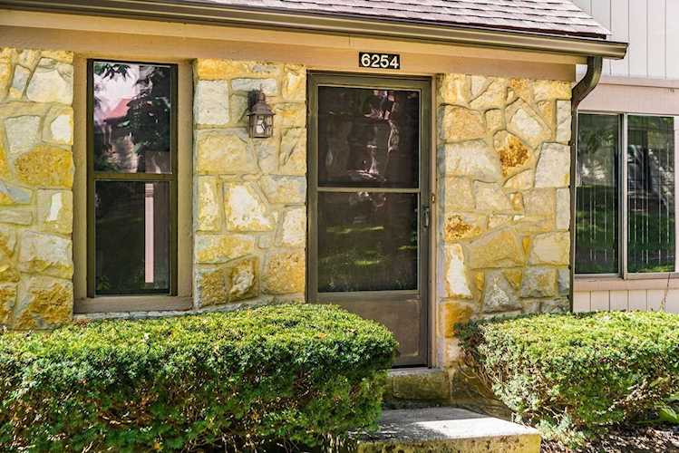 6254 Kendalwood Court Columbus, OH 43213 | MLS 221035131 Photo 1
