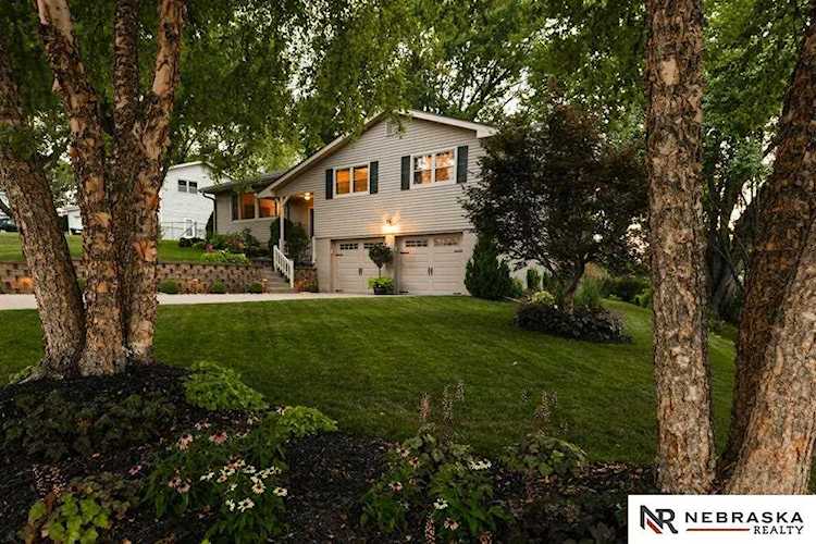 4608 North View Dr Omaha, NE 68134 | MLS 22117438 Photo 1