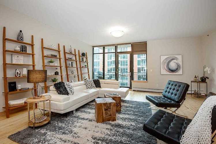215 10th Avenue S #411 Minneapolis, MN 55415