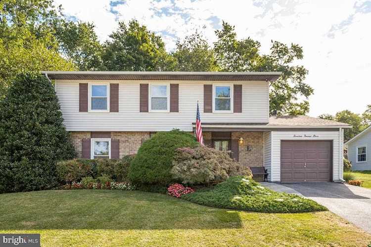 1711 Fallsway Dr Crofton, MD 21114