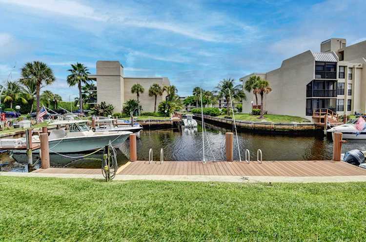 17 Royal Palm Way #102 Boca Raton, FL 33432