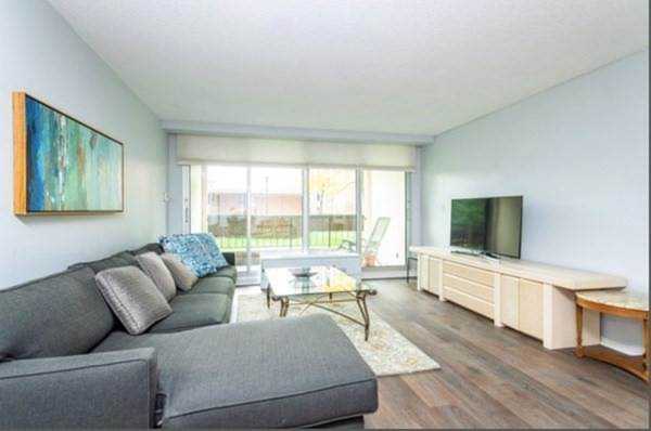 33 Pond Ave #206 Brookline, MA 02445