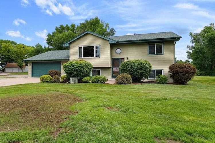 1701 Peltier Lake Drive Centerville, MN 55038