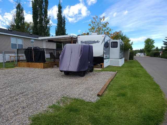 462 Carefree Resort Rural Red Deer County, AB T4G 0K6