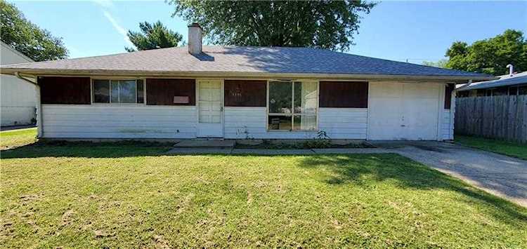 6201 Regina Circle Indianapolis, IN 46224 | MLS 21809281 Photo 1