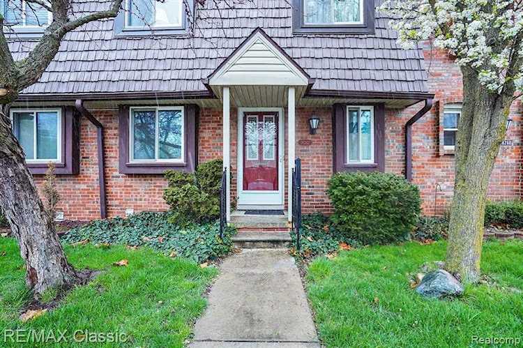 18262 Jamestowne Circle Northville, MI 48375