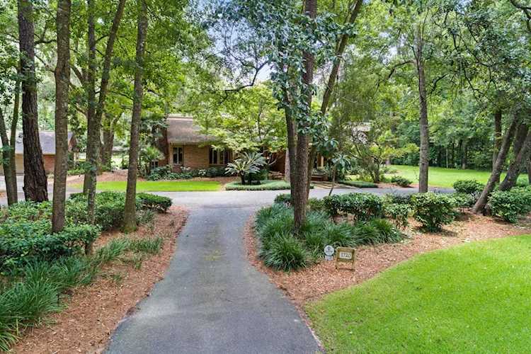 1720 Tarpon Dr Tallahassee, FL 32308