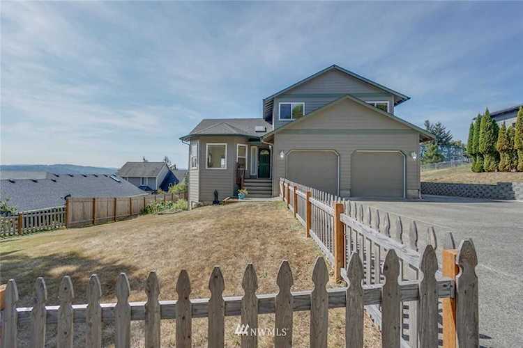 683 N 5th St Kalama, WA 98625