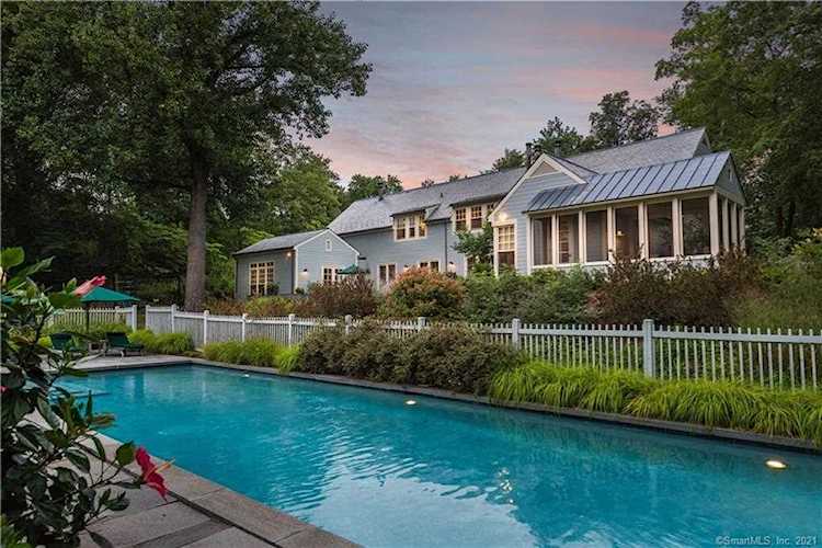 25 Cowdray Park Drive Greenwich, CT 06831