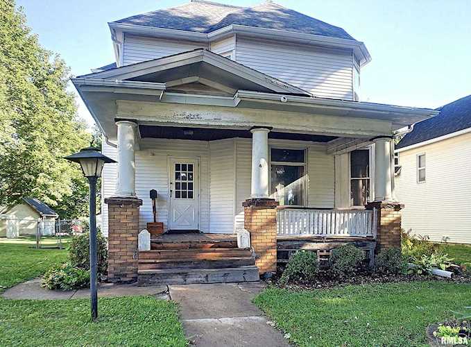 716 W 17th St Davenport, IA 52804