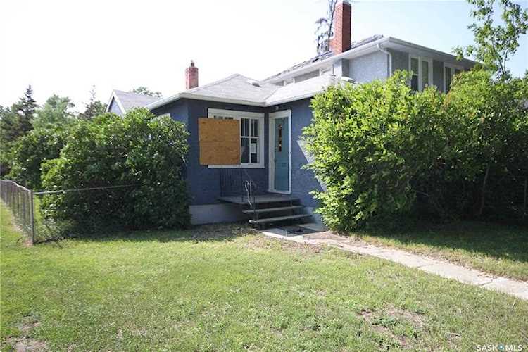 1278 Robinson St Regina, SK S4T 2N2
