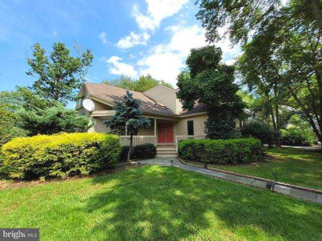 52 Southwood Dr Cherry Hill, NJ 08003