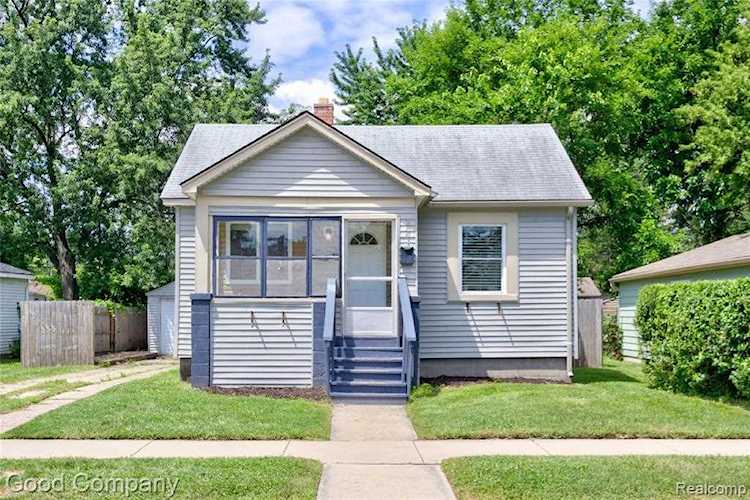 2841 Wolcott St Ferndale, MI 48220
