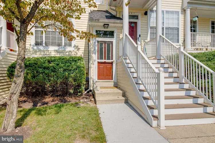 1439 Nestlewood Ct Crofton, MD 21114