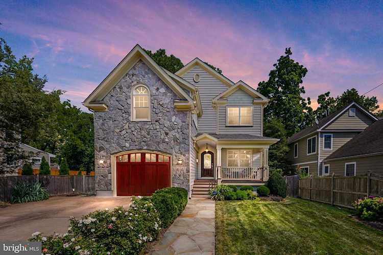 1707 Oakland St S Arlington, VA 22204