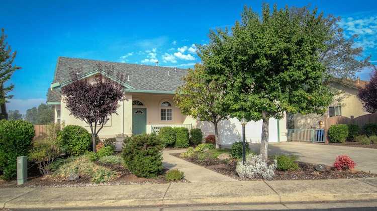 420 Franciscan Redding, CA 96003 | MLS 21-4025 Photo 1