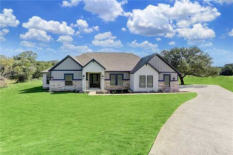 104 Rolling Hills CT Spicewood, TX 78669
