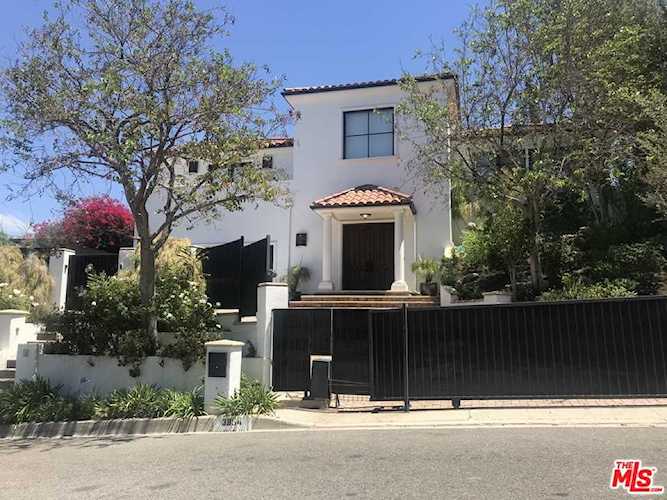 3854 Beverly Ridge Dr Sherman Oaks, CA 91423