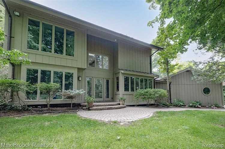 1685 Kensington Rd Bloomfield Hills, MI 48304