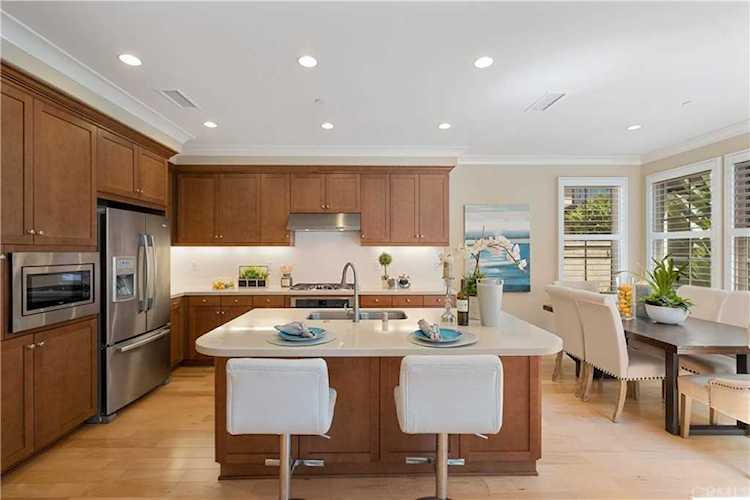 74 Bianco Irvine, CA 92618 | MLS OC21165443 Photo 1